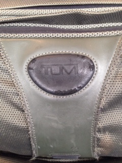 TUMIのトロリースーツケース